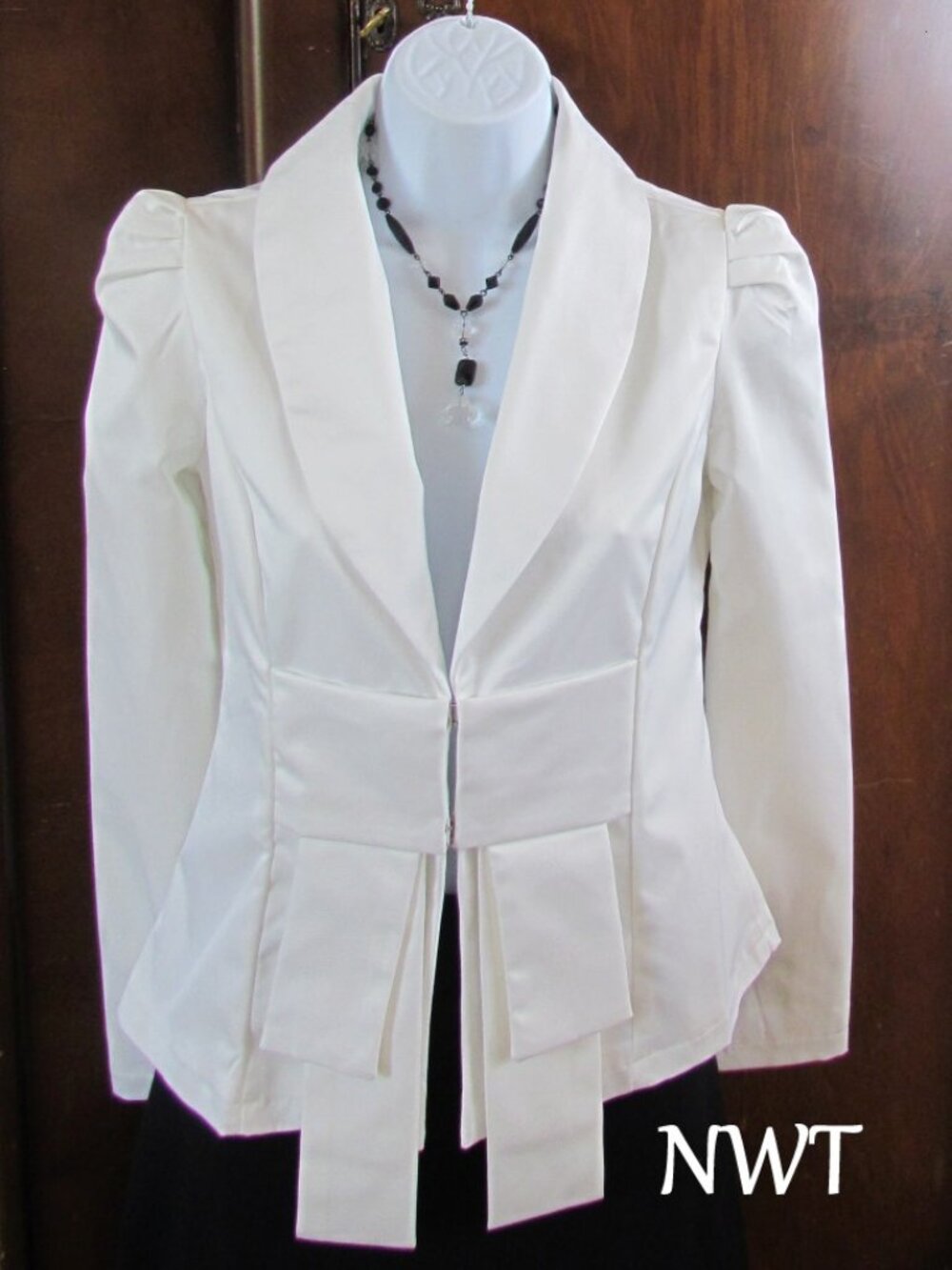 WHITE BLAZER, S, DRESSY LINED JACKET, BEAUTIFUL DESIGN by CHUN MEI NA, NWT